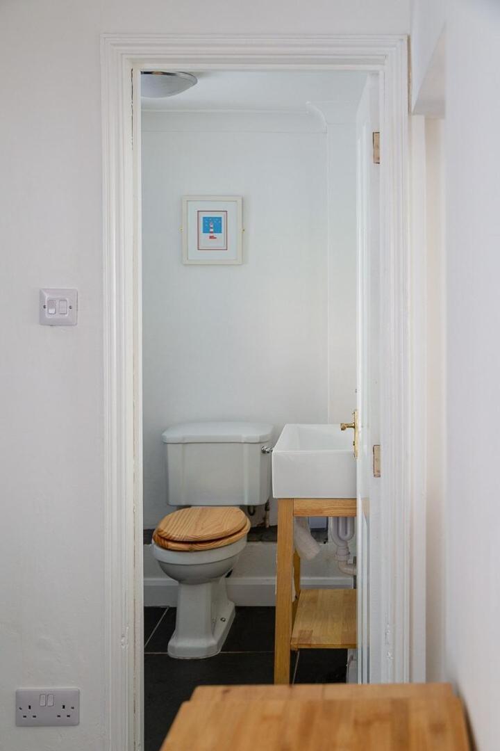 Charlestown Cottage, Woodburner, Gardens & Parking Exterior photo